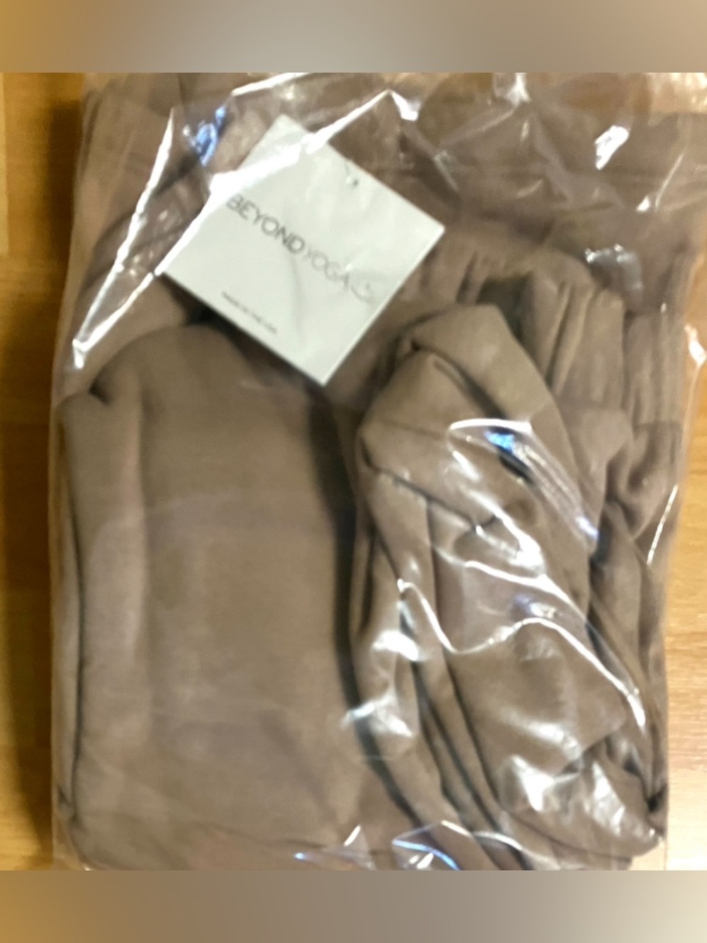Beyond Yoga Open Ended Mid Rise Wide Leg Pant - Desert Sand Beige: M - Picture 7 of 9